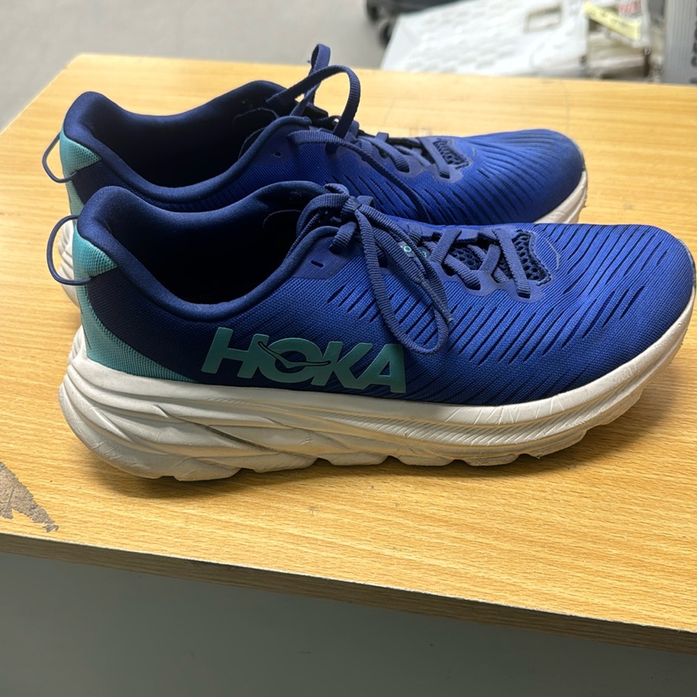 8.5 Hoka Rincon 3 women’s shoes